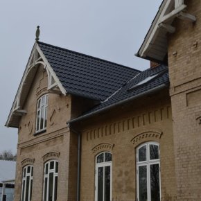 Nyt tag p ldre bolig med stlplade teglstensprofil Eva