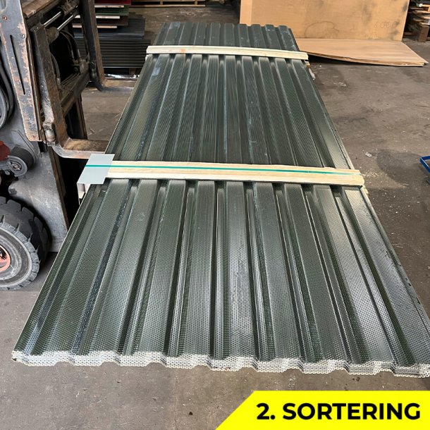 Trapez MVP 21 Perforeret - 2. sortering - 27 stk. af 3500 mm - Mrkegrn - 97,8 m&sup2;